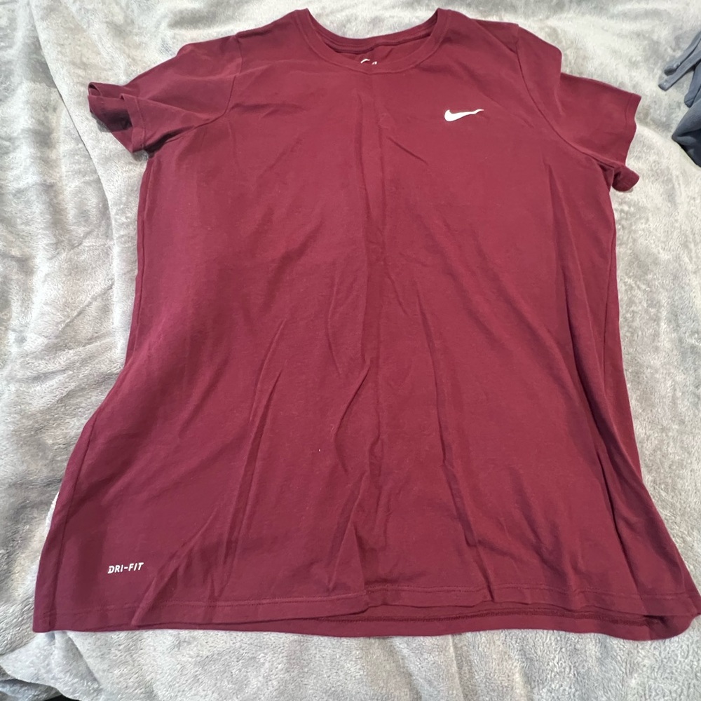 Nike womens T-shirt